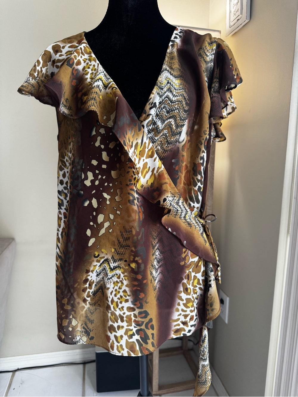 Apostrophe Women's Brown Animal Print V-Neck Tie Ruffle Flutter Sleeve Blouse L